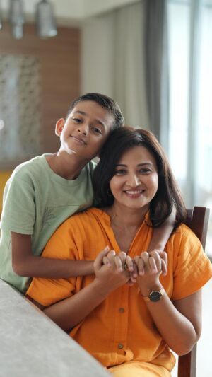 Suhasi Dhami Instagram - On screen, I handle scripts, lights, camera, action…
But at home? It’s all about his endless excuses But one thing I never compromise on his nutrition Ever. 👩‍👦

That’s why alongside ghar ka khana, I add a daily serve of Gritzo SuperMilk Unsweetened made just for kids, personalised as per age, gender, and health goals.

✅ High protein
✅ Calcium
✅ 100% RDA of Vitamin D3
✅ Lactoferrin for immunity
✅ No added sugar, no malt, no preservatives — just 100% clean nutrition 

Don’t forget to use code SUHASI50 to try it for your little one!

Mujhe laga unsweetened hai toh Kabir mana karega... but first sip mein hi usne “approved” kar diya!
So moms, if you want taste   trust   total nutrition, Gritzo SuperMilk Unsweetened is your answer.

@gritzoindia 

#Ad #GritzoSuperMilk#MomApproved #CleanNutrition #NoAddedSugar #HealthyKids #GritzoMoms #DailyNutrition #SmartParenting