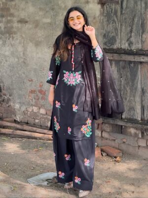 Sukhman Bhullar Sidhu Instagram - Beautiful outfit by @label_fazil 🌸
