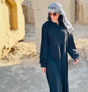 Sulaf Fawakherji Instagram - Earth, Sun, and I …. 

#سلاف_فواخرجي 
#sulaffawakherji
by : @somiiiiish 🤍