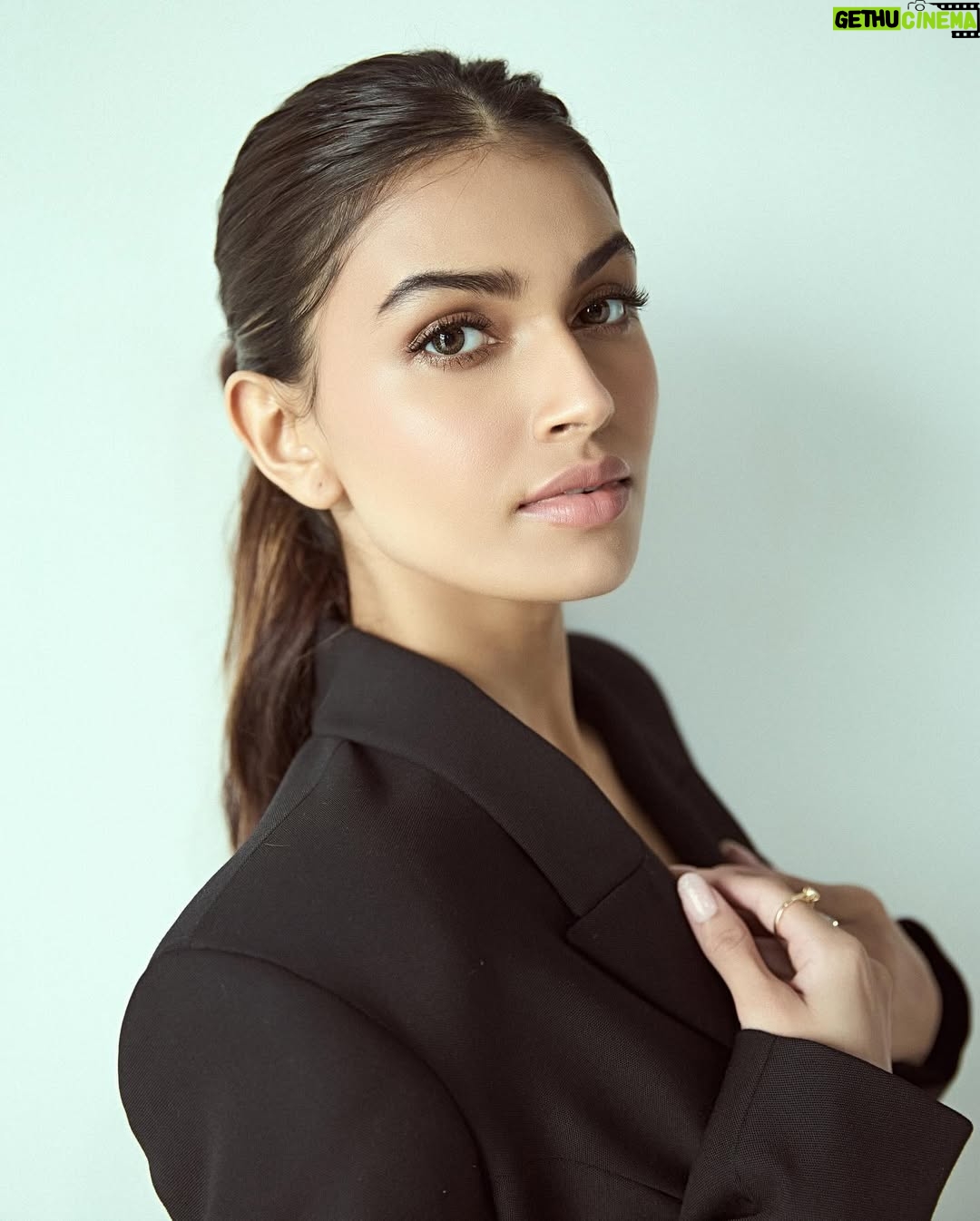 Suman Rao - 2.1K Likes - So…….what do you think? 😉

📸 @gohil_jeet 
Makeup @chettiaralbert 
Hair @chettiarqueensly 
Styled by @kudratanand