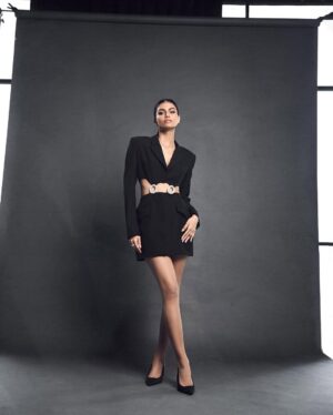 Suman Rao Instagram - So…….what do you think? 😉
📸 @gohil_jeet
Makeup @chettiaralbert
Hair @chettiarqueensly
Styled by @kudratanand
