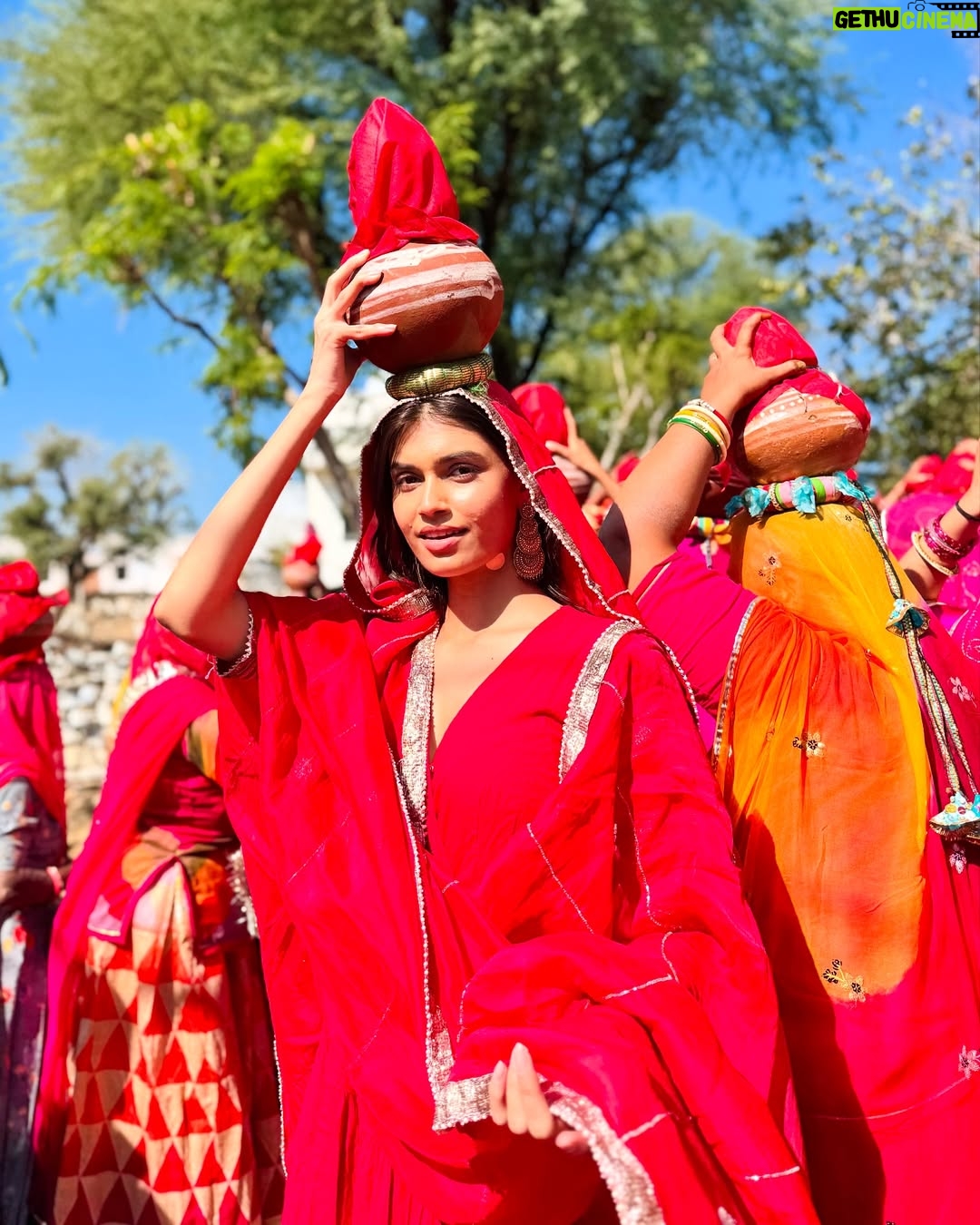 Suman Rao - 3.2K Likes - 5 vibrant, pure and nothing short of magical days of divine bliss in Aidana (mera gaon), Rajasthan! 🌟 

Baisa hukum ( that’s me😉) had a wonderful time celebrating the auspicious stapana of our revered kuldevi Maa with vibrant festivities that touched my heart and soul. 🙏🧿🫶🏻 But what unfolded was beyond magical... the experience healed me in ways I never thought possible! 🙌❤️ 

My heart is full✨🙏

 #kuldeviMaa #stapana #divineintervention #healingvibes