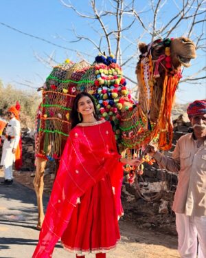 Suman Rao Instagram - 5 vibrant, pure and nothing short of magical days of divine bliss in Aidana (mera gaon), Rajasthan! 🌟
Baisa hukum ( that’s me😉) had a wonderful time celebrating the auspicious stapana of our revered kuldevi Maa with vibrant festivities that touched my heart and soul. 🙏🧿🫶🏻 But what unfolded was beyond magical... the experience healed me in ways I never thought possible! 🙌❤️
My heart is full✨🙏
#kuldeviMaa #stapana #divineintervention #healingvibes
