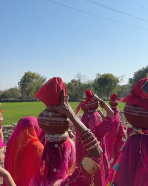 Suman Rao Instagram - 5 vibrant, pure and nothing short of magical days of divine bliss in Aidana (mera gaon), Rajasthan! 🌟 

Baisa hukum ( that’s me😉) had a wonderful time celebrating the auspicious stapana of our revered kuldevi Maa with vibrant festivities that touched my heart and soul. 🙏🧿🫶🏻 But what unfolded was beyond magical... the experience healed me in ways I never thought possible! 🙌❤️ 

My heart is full✨🙏

 #kuldeviMaa #stapana #divineintervention #healingvibes