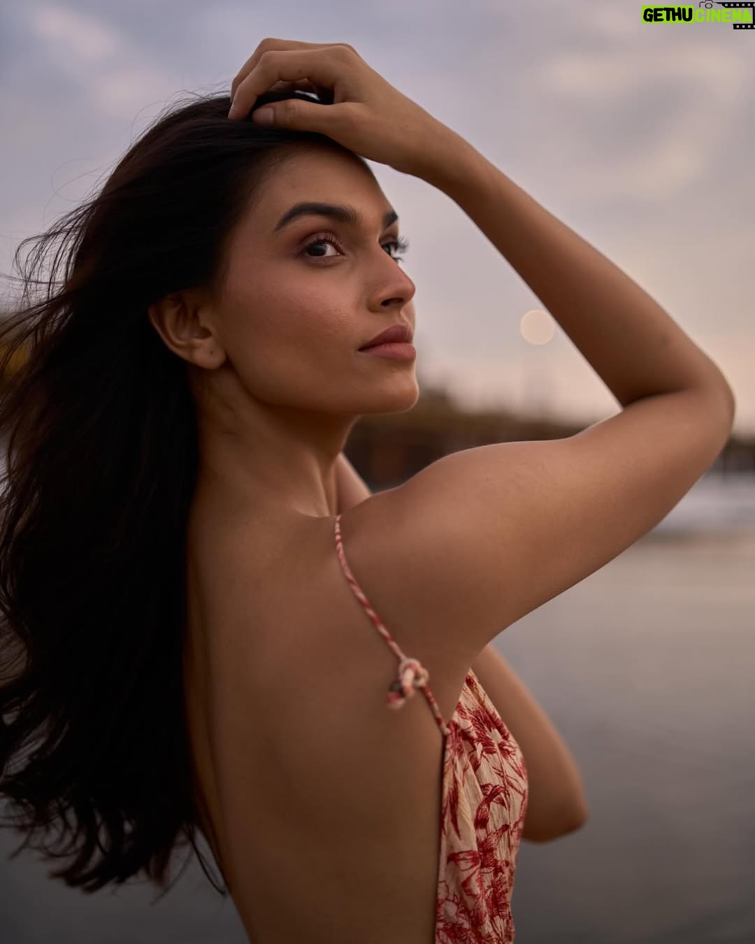 Suman Rao - 2.7K Likes - Dreams. Passions. Aspirations. Goals. Happiness. Love. Desires. To feel full, to wanting all of it, everything that you deserve. Isn’t it the ultimate gift to give yourself?…
#embrace
#believe