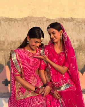 Suman Rao Instagram - 5 vibrant, pure and nothing short of magical days of divine bliss in Aidana (mera gaon), Rajasthan! 🌟
Baisa hukum ( that’s me😉) had a wonderful time celebrating the auspicious stapana of our revered kuldevi Maa with vibrant festivities that touched my heart and soul. 🙏🧿🫶🏻 But what unfolded was beyond magical... the experience healed me in ways I never thought possible! 🙌❤️
My heart is full✨🙏
#kuldeviMaa #stapana #divineintervention #healingvibes