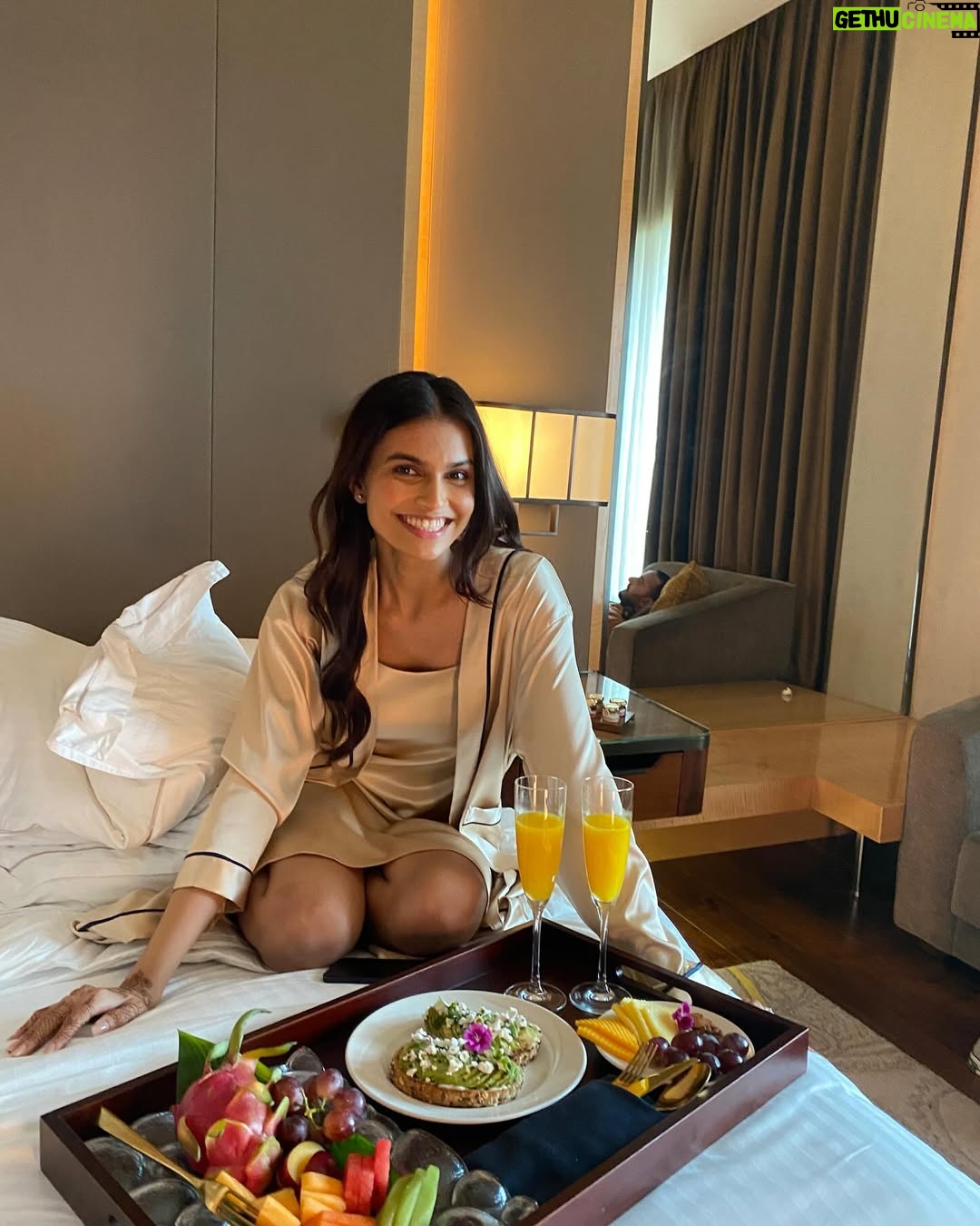 Suman Rao - 4.1K Likes - #Ad so Beautiful…BTS toh banta hai…☺️😉

Eejiii lagta hai dulhan banna…??!!…Eejii nahi hai..☺️😉😎

@sarahiforgot @entouragefilms @timestalent @mirtawseef18 
@kirrann_gavali05 @gary_dean_taylor @edwardlalrempuia @brown__bread__ @sneharodricks