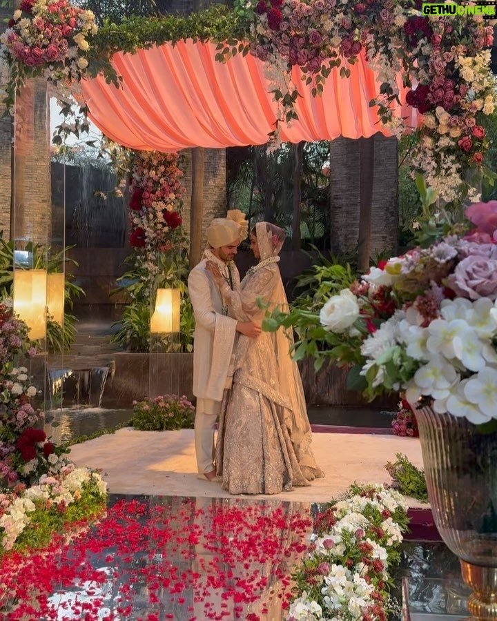 Suman Rao - 4.1K Likes - #Ad so Beautiful…BTS toh banta hai…☺️😉

Eejiii lagta hai dulhan banna…??!!…Eejii nahi hai..☺️😉😎

@sarahiforgot @entouragefilms @timestalent @mirtawseef18 
@kirrann_gavali05 @gary_dean_taylor @edwardlalrempuia @brown__bread__ @sneharodricks