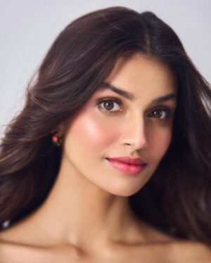 Suman Rao Instagram - Meherbaan hua rab !! 🧿
📸 @amannagoshe
💄 @chettiaralbert
💇🏻♀️ @chettiarqueensly
🧶 @shefalideora_
👗 @thepurplechique
💍 @arvino_co