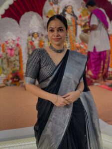 Actress Sumona Chakravarti HD Photos and Wallpapers August 2025