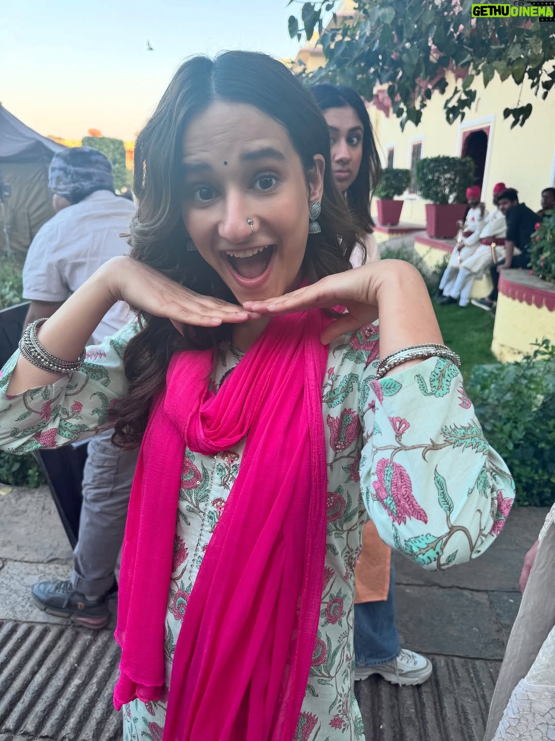 Sumukhi Suresh - 28.9K Likes - Royal Rumble. 

The Royals streaming now on @netflix_in .

#TheRoyals
#TheRoyalsOnNetflix

Congratulations to the fabulous creators and producers 
@pritishnandycommunications @pritishnandy2018 @rangitapritishnandy @ishitapritishnandy 

Nupur and Priyanka for being so generous about what I did. @picsofpinks @nupurasthana

Writers of this magnum opus. It’s a rare for what you write to actually be made nowadays and you’ve stood the test of time! May your final draft rest now. @awara_ladki @vishnusinha @annukampa_harsh

The ultra cool DOP  @nehapartimatiyanidop 

This mad cast @bhumipednekar @ishaankhatter #SakshiTanwar @thedinomorea @vihaansamat @kavyatrehan @justudit @lisamishramusic  @yashaswinidayama 

The stylish and icons @aasthasharma @reannmoradian 

Bless you @panchamighavri ! Thank god for that meeting in Woodside Colaba and @kimsharmaofficial @dcatalent 

@payalghosekaul @ruuhmusic @johmusicx @seth_kanishk @harsh8harsh @adityan28 @nayantaramusic @pritam_gram