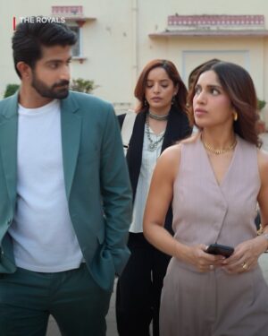 Sumukhi Suresh Instagram - Meet Sophia’s team, hustle aur jugaad ke kings and queens 👑💻💕
Watch The Royals, out 9 May, only on Netflix.
#TheRoyalsOnNetflix
