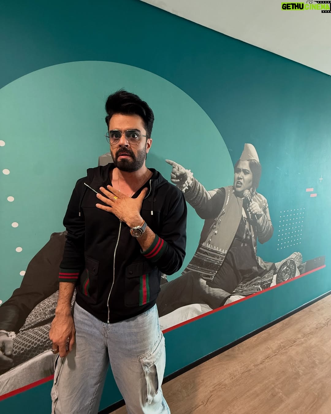 Sumukhi Suresh - 25K Likes - In an unexpected turn of events, my Monday was WOW! why?

Outfit by @maddermuch 
🎥 and MUA @arleen_gonsalves 

1) I am never washing my hand. It has met @iamsrk. Bye. 
🎥 @ankitdoomra 

2) as a Tamil Ponnu this frame with @actormaddy and @worldofsiddharth together is everything for my hormones.

3) The Royals will be streaming soon on Netflix! I acted in it and got to announce it to the world along with these legends @bhumipednekar @ishaankhatter @thezeenataman #SakshiTanwar @picsofpinks @nupurasthana . Missed you @rangitapritishnandy @ishitapritishnandy 

@vishnusinha @annukampa_harsh @nehapartimatiyanidop @antaralahiri @aasthasharma @payalghosekaul @seth_kanishk @pritam_gram @panchamighavri @thedinomorea @chunkypanday @vihaansamat @kavyatrehan @justudit @lisamishramusic @yashaswinidayama @adinathkothare 

4) I hosted with THE MANIESH PAUL who is an ICON for a reason. Thank you so much @manieshpaul 👑👑

5) @sumairashaikh__ wrote all my beautiful lines and backed me tirelessly. Best writer. Best bestie.  Caught director @p_tweedy and her moment. Where were you @jatiin_sharma !

6) My owner @kimsharmaofficial told me to finish all my weird moves before going on stage. So I did. 

Congratulations @netflix_in on an incredible slate for 2025 and for having me host your slate announcement. 

Managed by @dcatalent