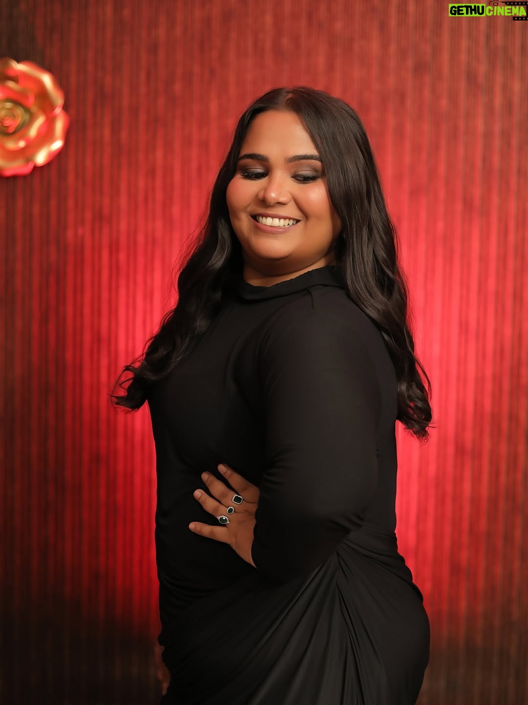 Sumukhi Suresh - 19K Likes - Fully covered. Amma approved. 

THE ROYALS is releasing on @netflix_in on 9th May. My character’s name is Keertana. Which shows that I am not characterless 

Make up artist @arleen_gonsalves
Hair stylist @eshazatakiamakeup
Styled by @natashaabothra with @mausmi_mitra_
Outfit: @deme_love_
Jewellery: @mozaati
Photographer @portraitdeewana

Managed by @dcatalent