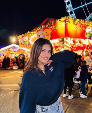 Sunaina Ganesh Instagram - it’s the sweater season! ❄️🫶🏻