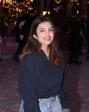 Sunaina Ganesh Instagram - it’s the sweater season! ❄️🫶🏻