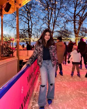 Sunaina Ganesh Instagram - it’s the sweater season! ❄️🫶🏻