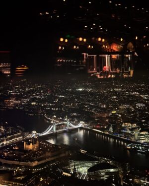 Sunaina Ganesh Instagram - main character energy always ✮⋆˙
#citylights #london