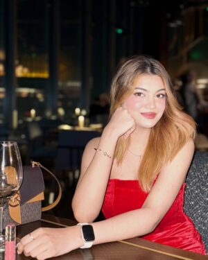 Sunaina Ganesh Instagram - main character energy always ✮⋆˙
#citylights #london