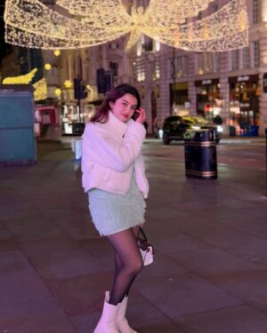 Sunaina Ganesh Instagram - Christmas lights & Starry nights 🎄🖤