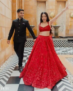 Sunaina Khera Instagram - Kuch toh hai tujhse raabta♥️
On 19th November, I finally became a ‘Sunaina Khera’ bride♥️