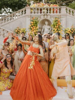 Sunaina Khera Instagram - Ravina, a Sunaina Khera bride🍊🧡
Photographed by @amritphotography ✨