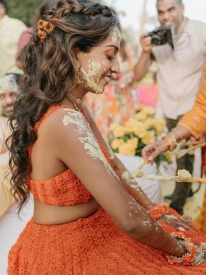Sunaina Khera Instagram - Ravina, a Sunaina Khera bride🍊🧡
Photographed by @amritphotography ✨