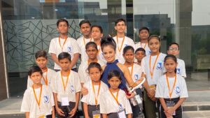 Sunita Trakroo Instagram - Had a great lunch and thank you all renowned people from vietnam and specially @monaduniversity @yog_sports_foundation_india for this initiate.
Enjoyed the beautiful moments #monaduniversity and competitors from all walks of life. Thank you for everything 💐🙏
I am privileged and honoured as one of the judge and i truly believe there is a winner in everyone so i wish all a happy journey in your respective fields and i will be looking forward again for this initiate💃