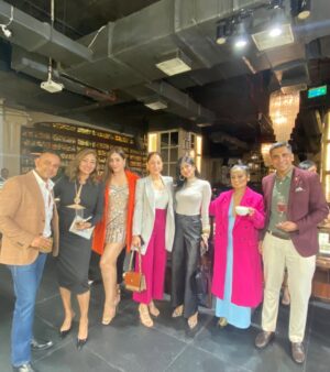 Sunita Trakroo Instagram - Thank you for having me @shaliniarorakochhar such a  beautiful women by heart @whiskysamba @farahkhanali for the wonderful event💃

#sunitatrakroo #googlesearchsunitatrakroo #instagood