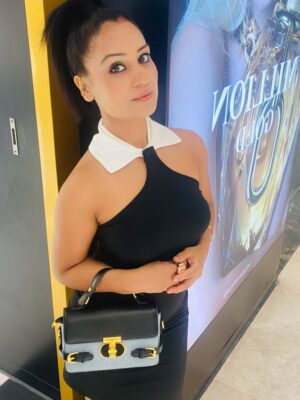 Sunita Trakroo Instagram - Thank you @shoppers_stop for having me❤️
Loved your brands and visiting you soon again👍
