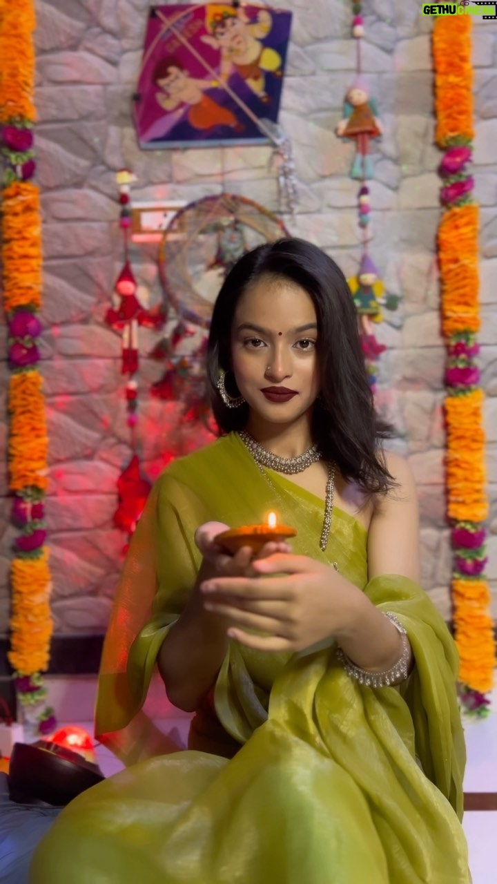 Supriya Chhetri - 1.4K Likes - Dress & jewelry: @kabita_boutique_ ❤️
#supriyachhetri #supriyafam #dipawali