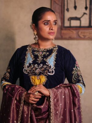 Surabhi Lakshmi Instagram - One year Of ARM ๐งฟ
Costume @_omikha_
Make-up & hair @amal_ajithkumar
Photography :@toms_g_ottaplavan @redcarpet_photographer
Accessories @pureallure.in
#ARMtheMOVIE #anguvaanakonilu #memories