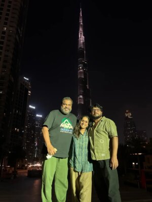 Surabhi Lakshmi Instagram - Pillars don't always stand tall - they lift you higher ๐งฟ๐ค๐งฟ
@vinod.kumar____
@dileeshpothan
@thomas.joe_
@magicif_
#friendship #magicif #uaelife #burjugalifa_dubai_mall