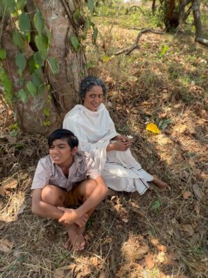 Surabhi Lakshmi Instagram - അങ്ങ് വാനകോണിൽ. .....
മിന്നി നിന്നൊരമ്പിളി 🧿❤️
@armthemovie @sujithnambiar_thiyarath @jithin_laal 📸 @afsal_.3578
#location
#armthemovie #surabhilakkshmi