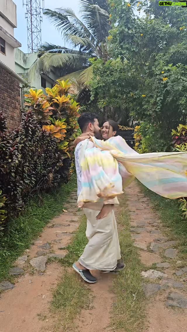 Surabhi Santosh - 20.2K Likes - Sweeping me off my feet since 2023 🌸🩵

Video: @__me__ashwin__