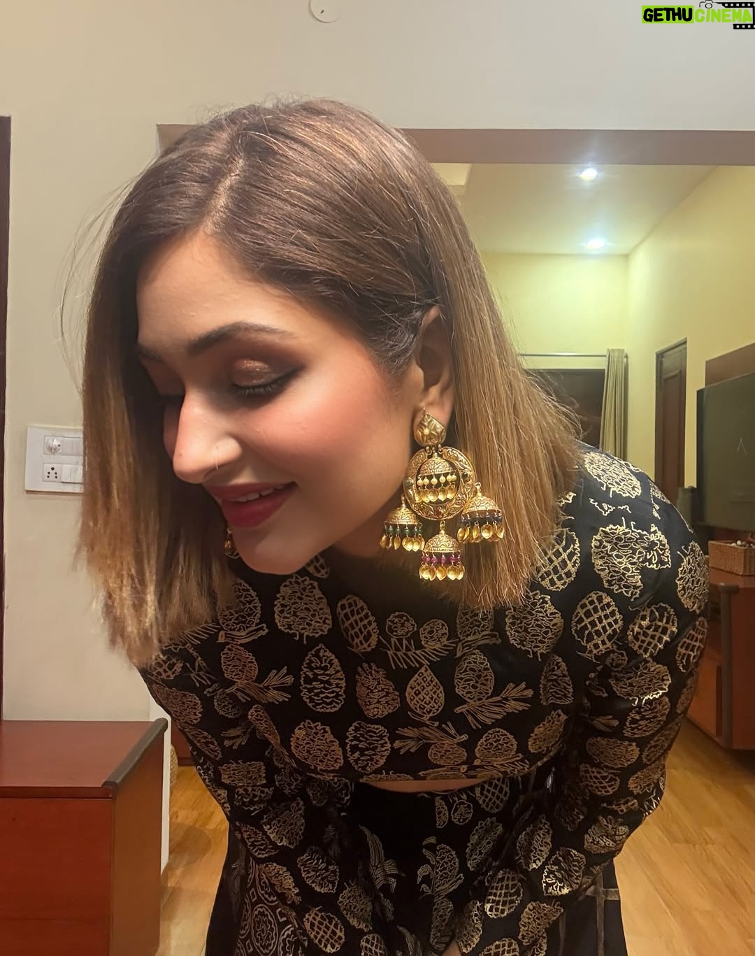 Surilie Gautam - 3 Likes - 🖤