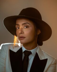 Actress Surveen Chawla HD Photos and Wallpapers September 2025