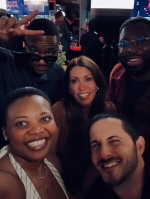 Susan Heyward Instagram - That’s a wrap on @theboystv (and prolly 🇺🇸)!

Random pics of an insanely purposeful village.

Team work makes the dream work from cast, crew, executives, creatives, staff and FANS!

Beaming a million megawatts of gratitude and excitement to go out with a bang (maybe just like 🇺🇸😬).

See you in szn 🖐🏾