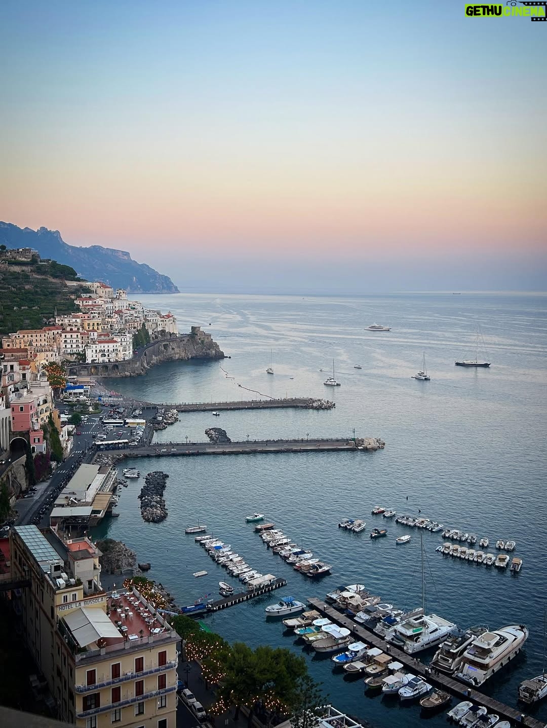 Susan Sarandon - 66.9K Likes - While in Italy for the @andreabocelliofficial foundation, I had the most beautiful stay with breathtaking views @anantaraconventodiamalfi . It’s a place like none other, a 13th century monastery built into the cliffside with modern day perfect service. Thank you for a memorable stay.