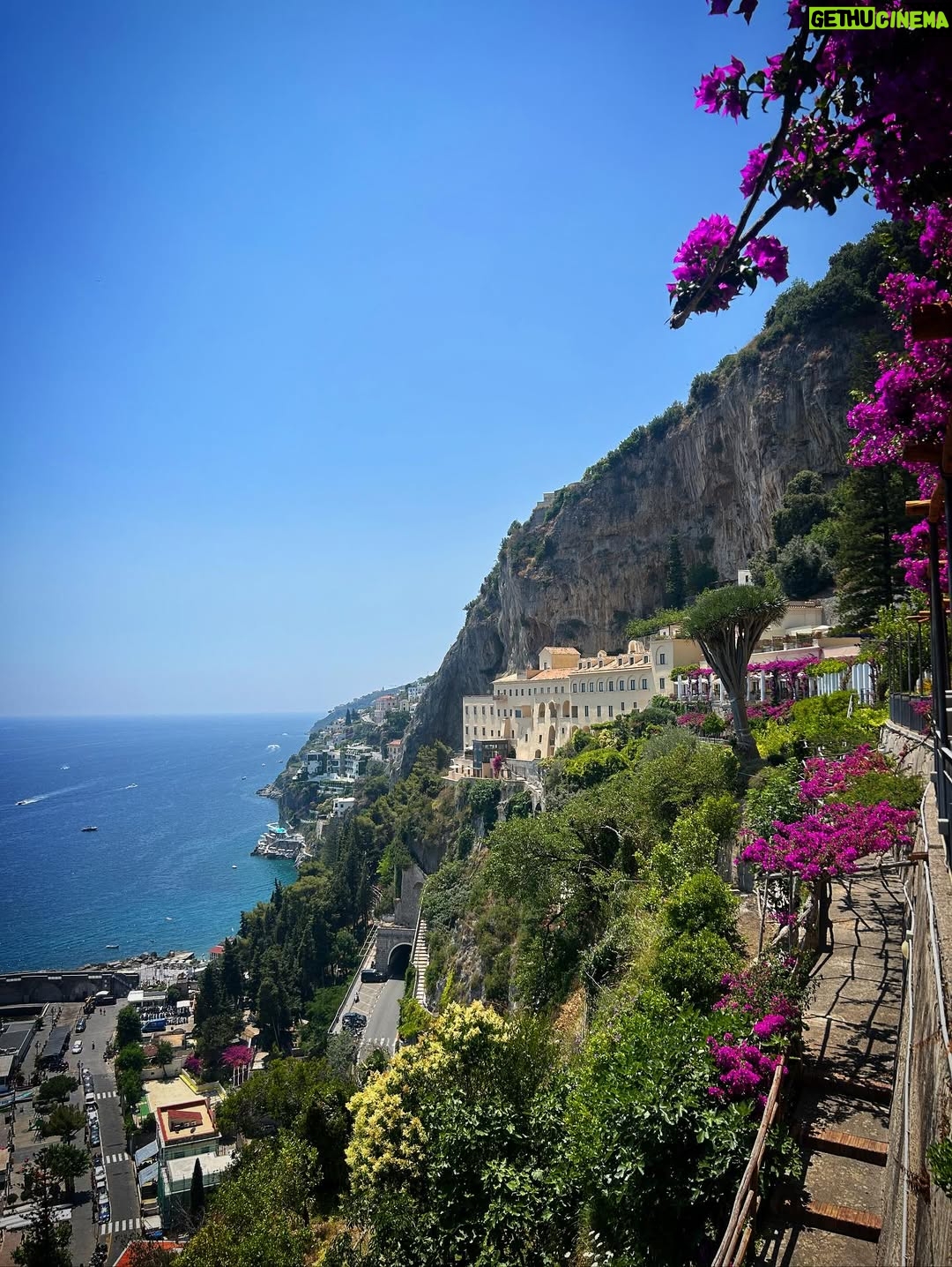 Susan Sarandon - 66.9K Likes - While in Italy for the @andreabocelliofficial foundation, I had the most beautiful stay with breathtaking views @anantaraconventodiamalfi . It’s a place like none other, a 13th century monastery built into the cliffside with modern day perfect service. Thank you for a memorable stay.