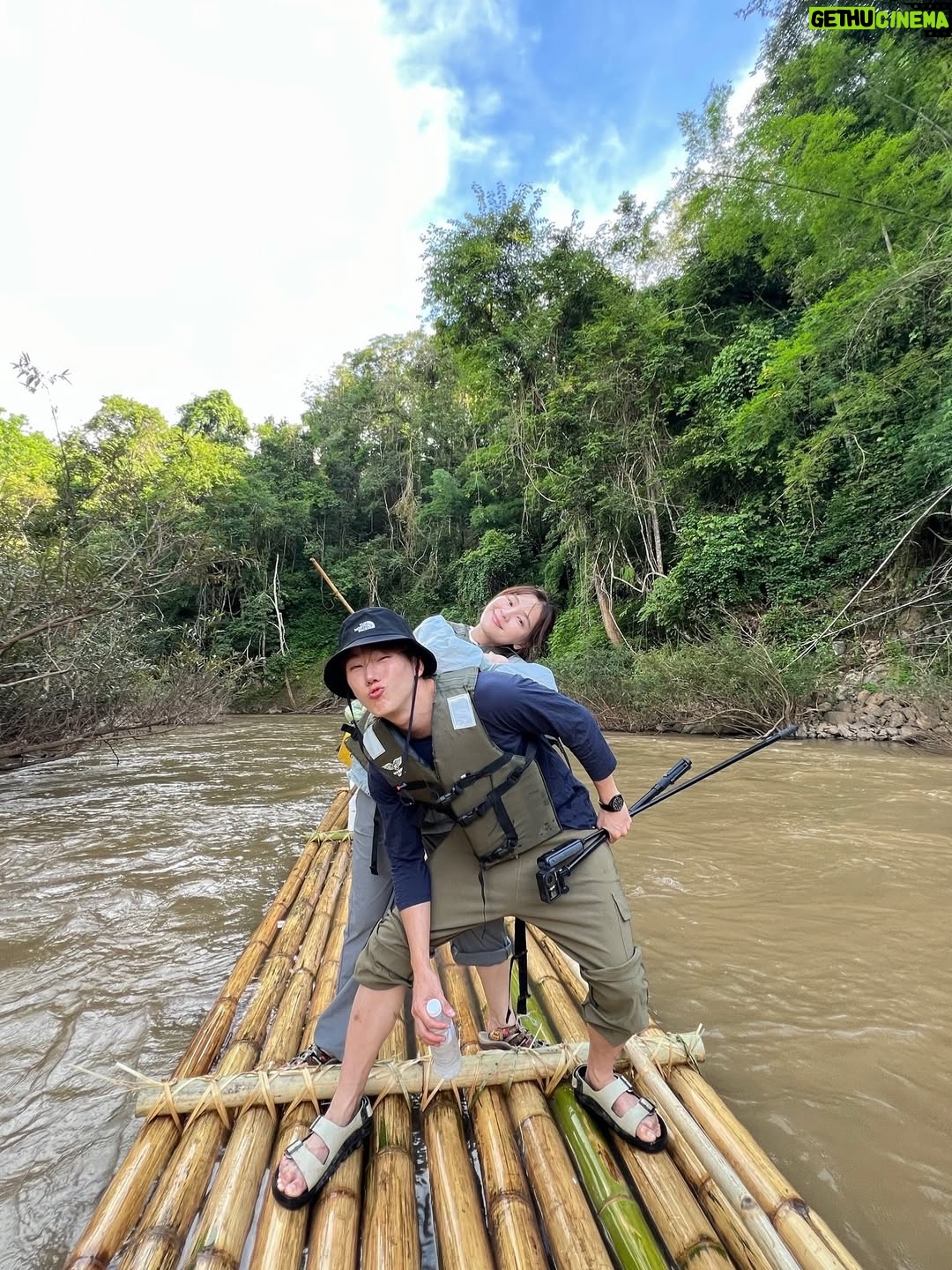 Sushar Manaying - 42.8K Likes - ผ่านทุกด่านเลย ขอบคุณเฉียงที่พาพี่ไปเที่ยวน้าา 
สนุกมาก🤍🍃อย่าลืมไปดูกันนะ:)

#เอาguกลับบ้าน