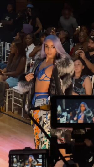 Suzi Instagram - NYFW 2025
@danielsleather x @cultofindividuality
thanks for having me.
styled by @khaliahclark
hair by @slayedbyprincee