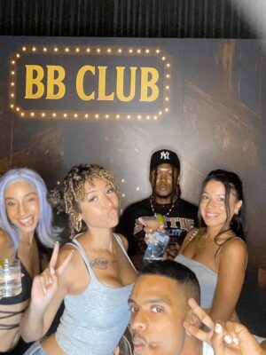 Suzi Instagram - mini dump from last night at @bronxandbanco featuring some of my fav ppl 🥹❣️
captured by @marv.shotit 🫶🏽
styled by @junikdesigner