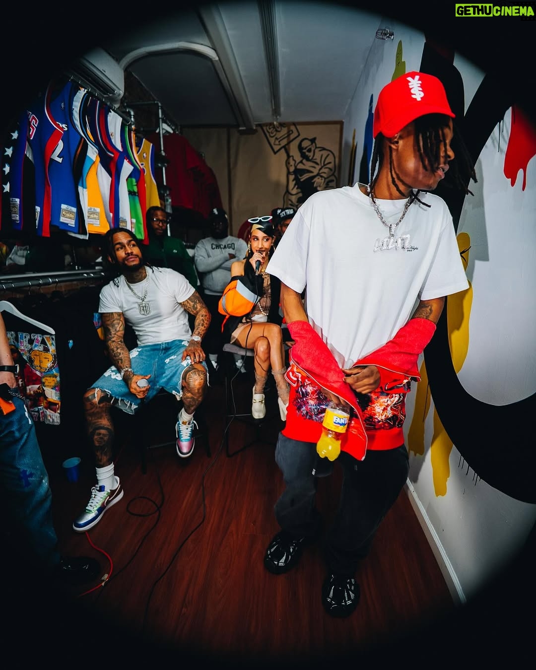 Suzi - 1K Likes - Just yesterday, Dave East and Suzi made sure every single person who pulled up to JOMO SoHo felt the love, caught the vibe, and walked away with real benefits.

Under the cultural heat curated by CAPO and the JOMO crew, the whole spot was lit—no cap.
Folks wasn’t just watching, they was in it. From custom tee heat presses to the real-deal style battles, it was Echoes of the Streets like y’all never seen before.

This ain’t just fashion—it’s family, it’s foundation, it’s flavor straight out the mud.

And now the streets talkin’…

Who’s the next Day One from Jim Jones’ camp to step in the ring?
We got more heat loading, more names comin’, more culture about to pop.

You were there? Salute.
You missed it? Don’t trip.
Stay tapped in. Round 2 comin’ soon.

#EchoesOfTheStreets #JOMOStyleClash #DaveEast #SuziNYC #CapoCulture #JimJonesDayOnes #EastCoastEnergy #FromTheGarageToTheStreets #BuiltFromTheStreets #NYCvsATL #JOMOSoHo #RealOnesOnly #StreetwearRevival #CultureInMotion