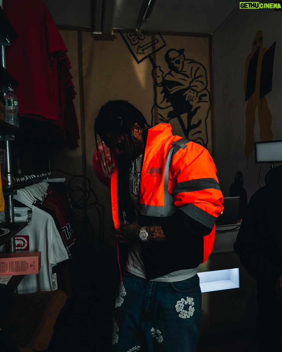 Suzi - 1K Likes - Just yesterday, Dave East and Suzi made sure every single person who pulled up to JOMO SoHo felt the love, caught the vibe, and walked away with real benefits.

Under the cultural heat curated by CAPO and the JOMO crew, the whole spot was lit—no cap.
Folks wasn’t just watching, they was in it. From custom tee heat presses to the real-deal style battles, it was Echoes of the Streets like y’all never seen before.

This ain’t just fashion—it’s family, it’s foundation, it’s flavor straight out the mud.

And now the streets talkin’…

Who’s the next Day One from Jim Jones’ camp to step in the ring?
We got more heat loading, more names comin’, more culture about to pop.

You were there? Salute.
You missed it? Don’t trip.
Stay tapped in. Round 2 comin’ soon.

#EchoesOfTheStreets #JOMOStyleClash #DaveEast #SuziNYC #CapoCulture #JimJonesDayOnes #EastCoastEnergy #FromTheGarageToTheStreets #BuiltFromTheStreets #NYCvsATL #JOMOSoHo #RealOnesOnly #StreetwearRevival #CultureInMotion