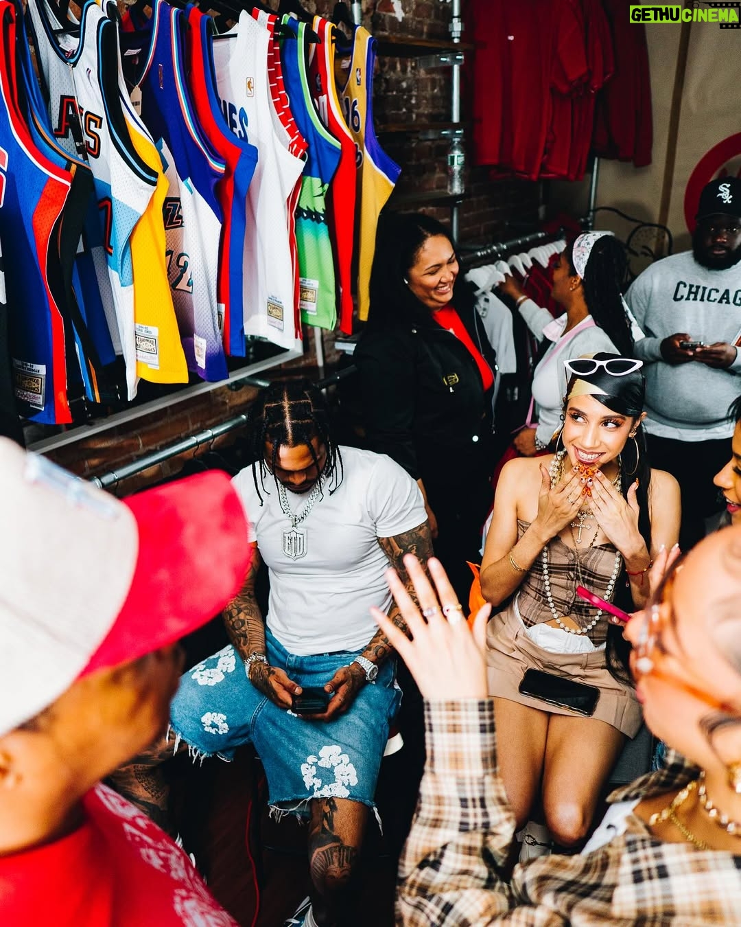 Suzi - 1K Likes - Just yesterday, Dave East and Suzi made sure every single person who pulled up to JOMO SoHo felt the love, caught the vibe, and walked away with real benefits.

Under the cultural heat curated by CAPO and the JOMO crew, the whole spot was lit—no cap.
Folks wasn’t just watching, they was in it. From custom tee heat presses to the real-deal style battles, it was Echoes of the Streets like y’all never seen before.

This ain’t just fashion—it’s family, it’s foundation, it’s flavor straight out the mud.

And now the streets talkin’…

Who’s the next Day One from Jim Jones’ camp to step in the ring?
We got more heat loading, more names comin’, more culture about to pop.

You were there? Salute.
You missed it? Don’t trip.
Stay tapped in. Round 2 comin’ soon.

#EchoesOfTheStreets #JOMOStyleClash #DaveEast #SuziNYC #CapoCulture #JimJonesDayOnes #EastCoastEnergy #FromTheGarageToTheStreets #BuiltFromTheStreets #NYCvsATL #JOMOSoHo #RealOnesOnly #StreetwearRevival #CultureInMotion