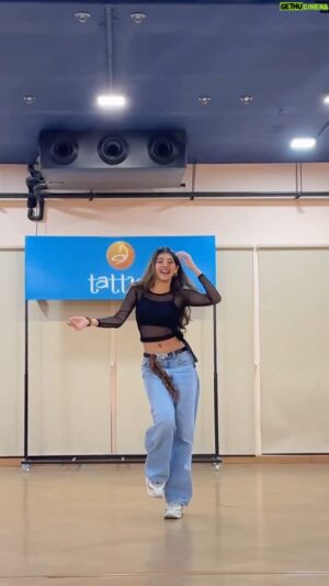 Swaksha Instagram - This choreo never ceases to amaze me😍
@upasanamadan Is this PARADOX enough🙈
.
.
.
.
#explore #explorepage #instagram #viral #fyp #upasanamadan #reelsinstagram #reels #trending #trendingreels #foryoupage #dance #dancer #workshop #payal #norafatehi