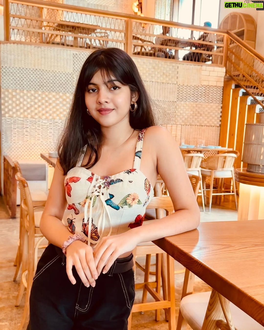 Swaksha - 11.9K Likes - 🫶🏻
@bastianmumbai 
.
.
.
#bastian #explorepage #explore #pic #pose #viral #viralpost #restaurant #lovefood #instagram #instagood #instadaily #fashionmodel #fashionmodel