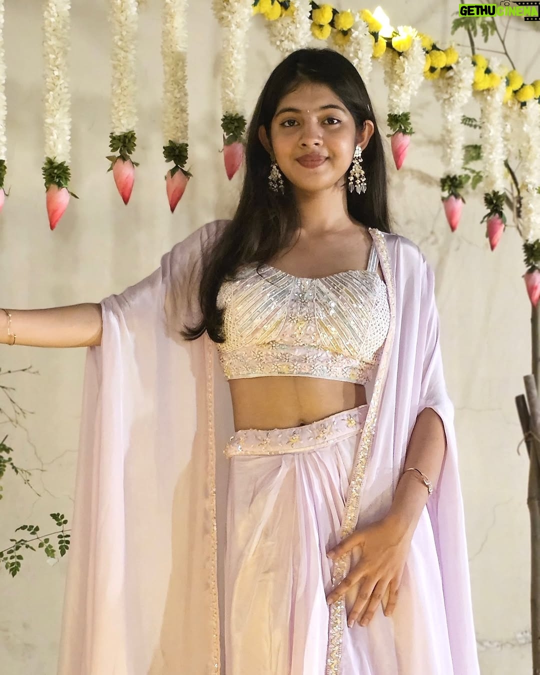 Swaksha - 37.6K Likes - Serving Gulabi looks this Diwali🥰🪔
.
.
.
.
#diwali #diwalivibes #diwali2024 #traditional #festival #festive #explore #explorepage #instagood #instagram #viral #lehenga #oufit #ootd #pink