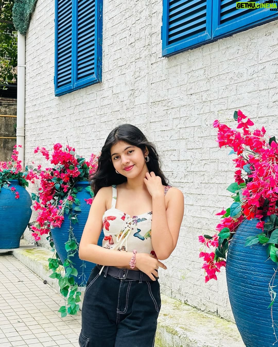 Swaksha - 11.9K Likes - 🫶🏻
@bastianmumbai 
.
.
.
#bastian #explorepage #explore #pic #pose #viral #viralpost #restaurant #lovefood #instagram #instagood #instadaily #fashionmodel #fashionmodel